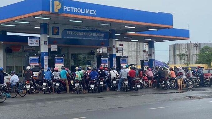 Nhiều cây xăng tạm dừng bán hàng, Bộ Công Thương yêu cầu làm rõ