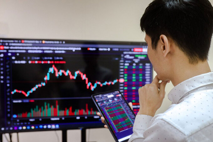 VN-Index giảm hơn 14 điểm trong phiên đầu tuần