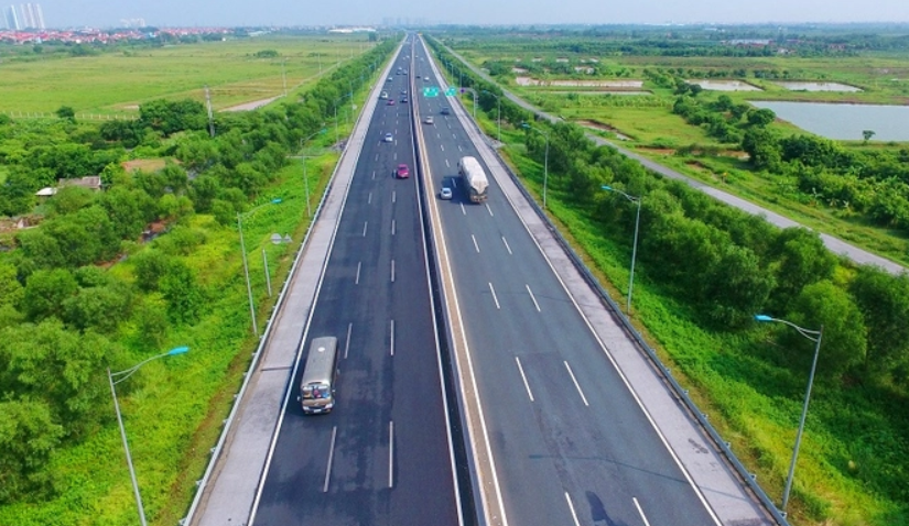 Thủ tướng: Không đầu tư cao tốc quy mô 2 làn xe