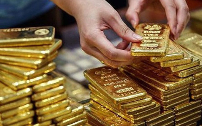 Giá vàng thế giới lao dốc, trong nước tăng nhẹ